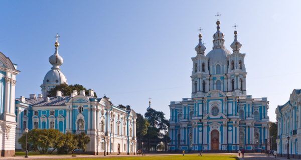 Смольный монастырь в Санкт-Петербурге, Фото nice-places.com Смольный монастырь в Санкт-Петербурге, Фото nice-places.com