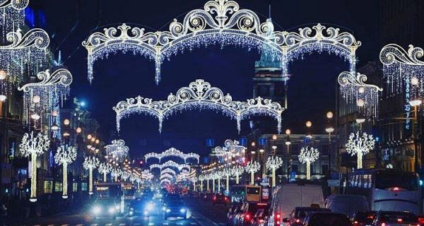 Невский проспект, декабрь 2016. @gevorg3170 / Инстаграм Невский проспект, декабрь 2016. @gevorg3170 / Инстаграм