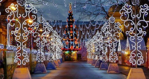 Рождественская ярмарка на Пионерской площади, Фото kuda-spb.ru Рождественская ярмарка на Пионерской площади, Фото kuda-spb.ru