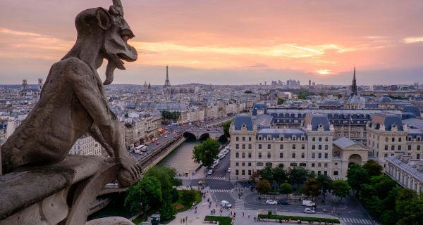 Горгульи на соборе Notre Dame de Paris, Фото unsplash.com, Pedro Lastra