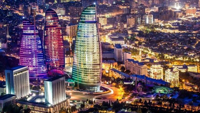 Башни Пламени, Баку